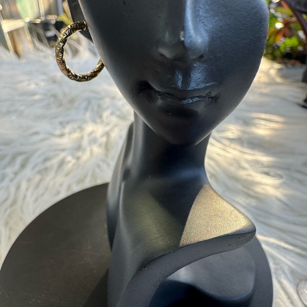 SOLD REAL 18k Saudi Gold Hoop Earrings 750 stamped .91g